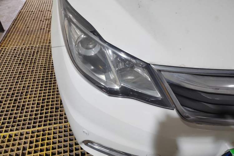 Used CHANGAN KAICHENG Oushang A600 2016 1.5L Manual Luxury 7-Seater Right Front Headlight