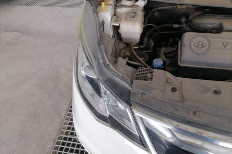 Used CHANGAN KAICHENG Oushang A600 2016 1.5L Manual Luxury 7-Seater Right Front Headlight