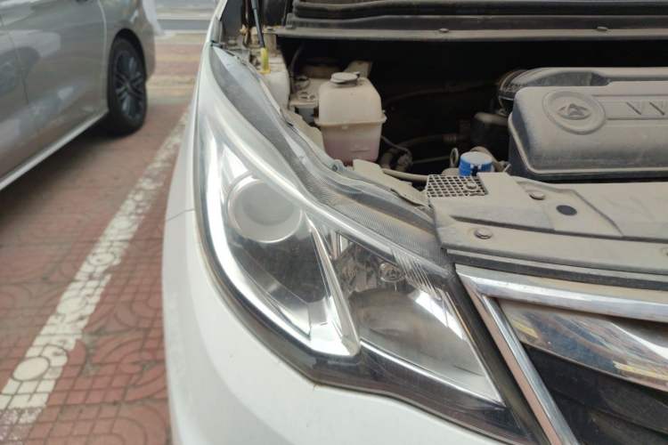 Used CHANGAN KAICHENG Oushang A600 2016 1.5L Manual Luxury 7-Seater Right Front Headlight
