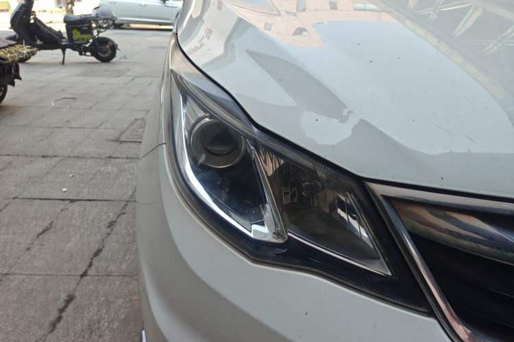 Used CHANGAN KAICHENG Oushang A600 2016 1.5L Manual Luxury 7-Seater Right Front Headlight