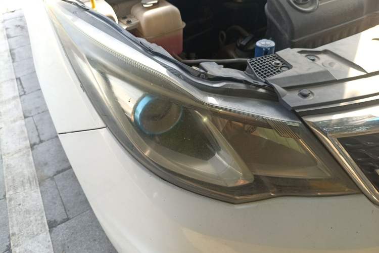 Used CHANGAN KAICHENG Oushang A600 2016 1.5L Manual Luxury 7-Seater Right Front Headlight