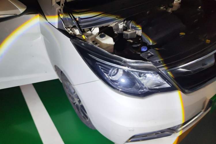 Used CHANGAN KAICHENG Oushang A600 2016 1.5L Manual Luxury 7-Seater Right Front Headlight