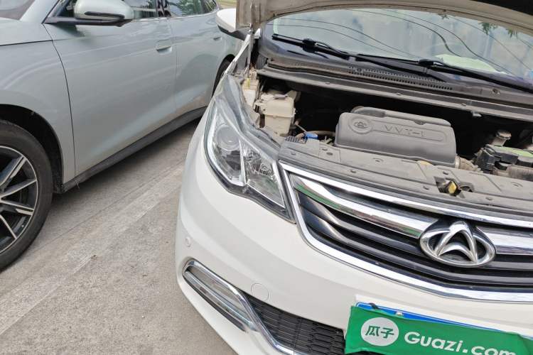 Used CHANGAN KAICHENG Oushang A600 2016 1.5L Manual Luxury 7-Seater Right Front Headlight