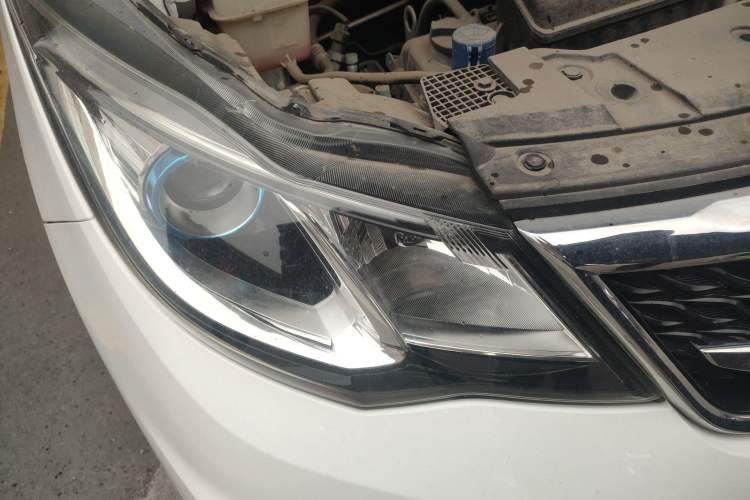 Used CHANGAN KAICHENG Oushang A600 2016 1.5L Manual Luxury 7-Seater Right Front Headlight