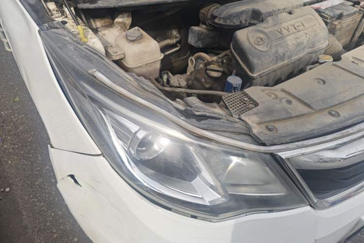 Used CHANGAN KAICHENG Oushang A600 2016 1.5L Manual Elite 7-Seater Right Front Headlight