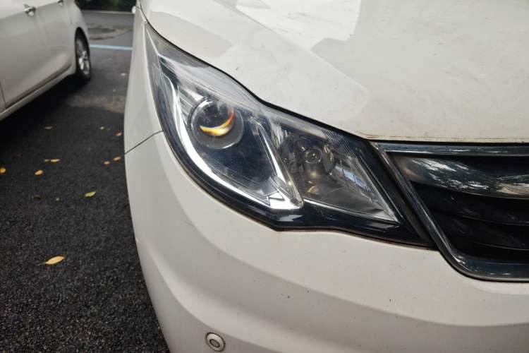 Used CHANGAN KAICHENG Oushang A600 2016 1.5L Manual Luxury 7-Seater Right Front Headlight