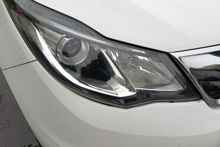 Used CHANGAN KAICHENG Oushang A600 2016 1.5L Manual Luxury 7-Seater Right Front Headlight