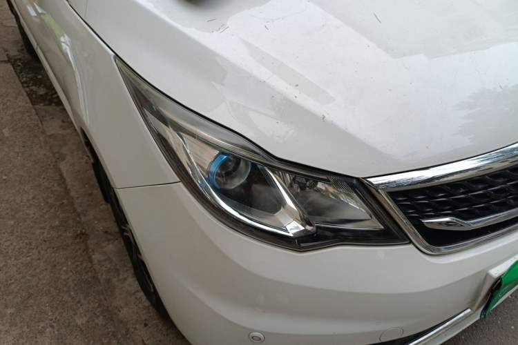 Used CHANGAN KAICHENG Oushang A600 2016 1.5L Manual Luxury 7-Seater Right Front Headlight