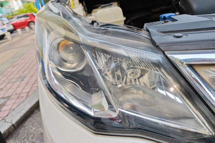 Used CHANGAN KAICHENG Oushang A600 2016 1.5L Manual Elite 7-Seater Right Front Headlight