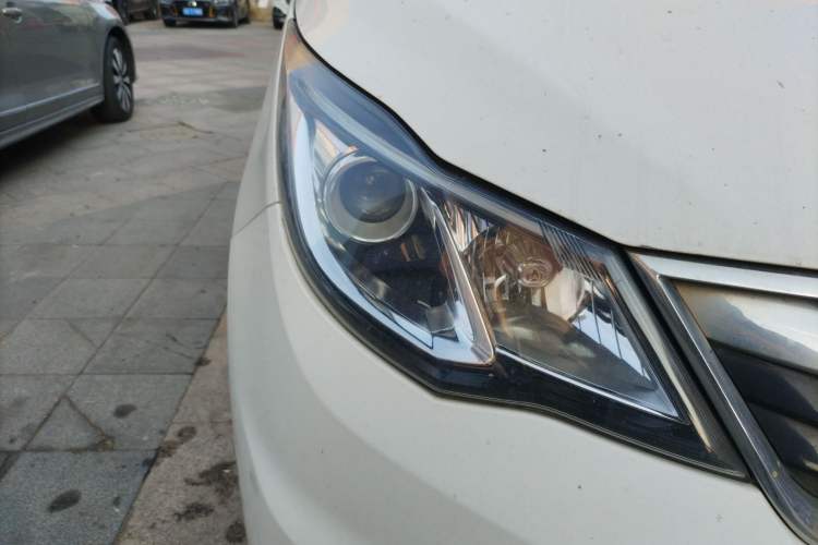 Used CHANGAN KAICHENG Oushang A600 2016 1.5L Manual Luxury 7-Seater Right Front Headlight