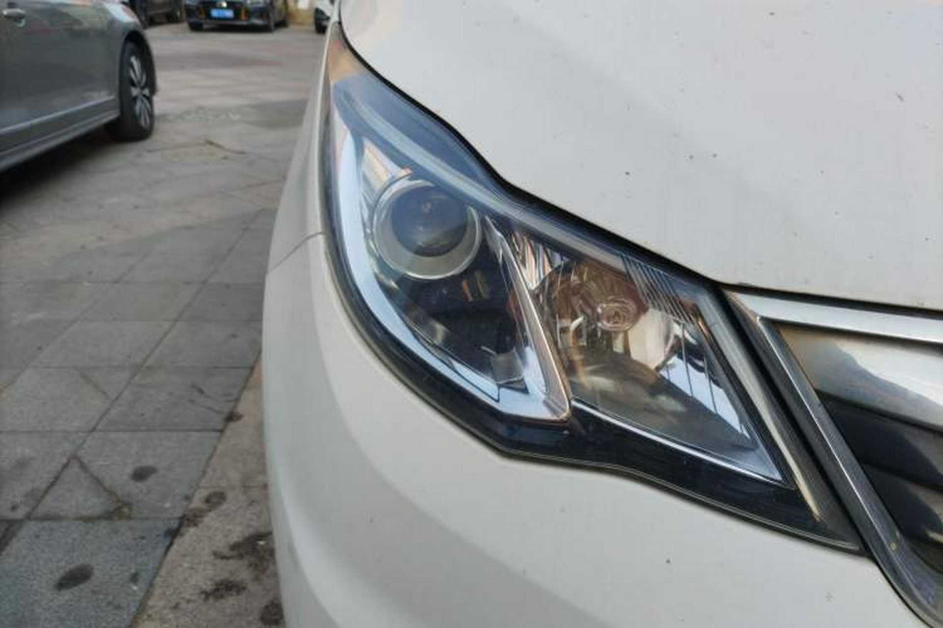 Used CHANGAN KAICHENG Oushang A600 2016 1.5L Manual Luxury 7-Seater Right Front Headlight