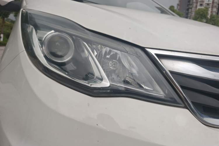 Used CHANGAN KAICHENG Oushang A600 2016 1.5L Manual Luxury 7-Seater Right Front Headlight