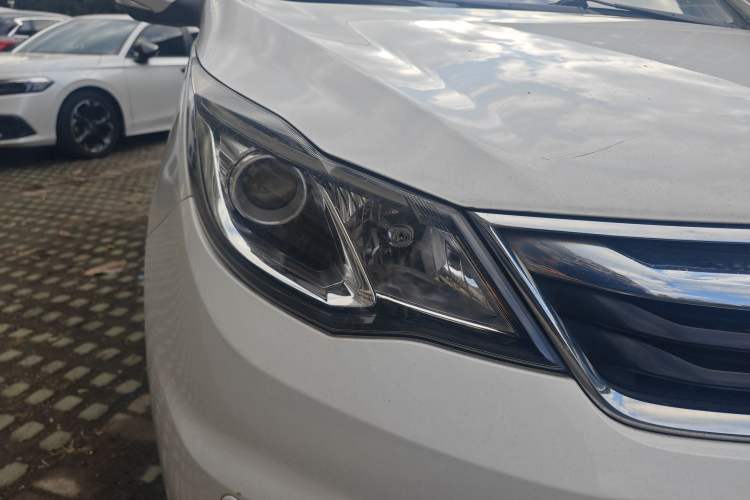 Used CHANGAN KAICHENG Oushang A600 2016 1.5L Manual Luxury 7-Seater Right Front Headlight