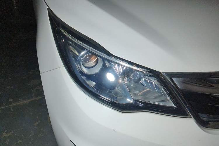 Used CHANGAN KAICHENG Oushang A600 2016 1.5L Manual Luxury 7-Seater Right Front Headlight