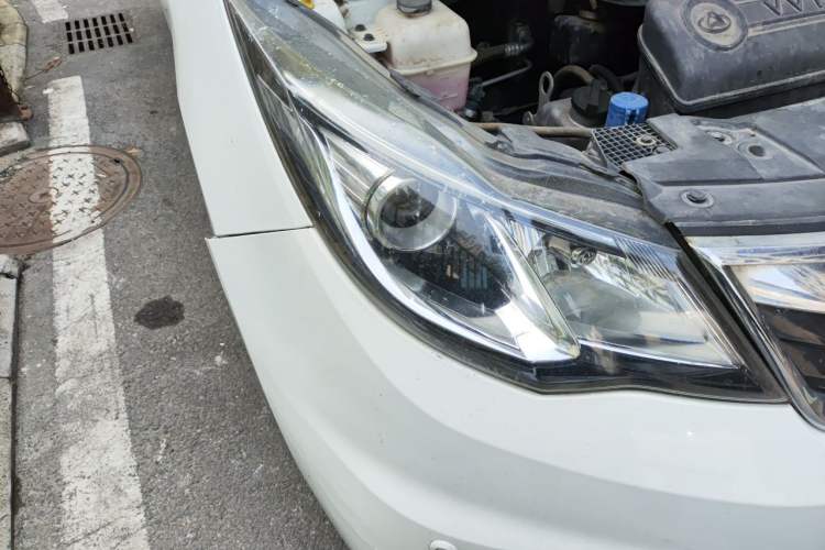 Used CHANGAN KAICHENG Oushang A600 2016 1.5L Manual Luxury 7-Seater Right Front Headlight