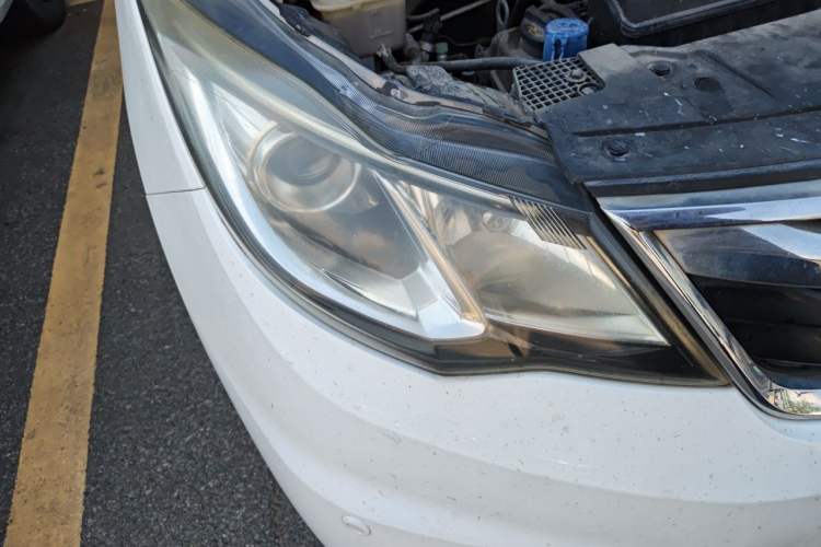 Used CHANGAN KAICHENG Oushang A600 2016 1.5L Manual Luxury 6-Seater Right Front Headlight