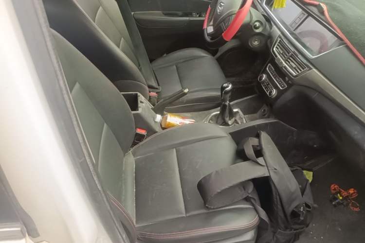 Used CHANGAN KAICHENG Oushang A600 2016 1.5L Manual Luxury 7-Seater Right Front Seat