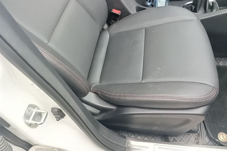 Used CHANGAN KAICHENG Oushang A600 2016 1.5L Manual Luxury 7-Seater Right Front Seat