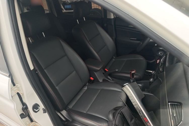 Used CHANGAN KAICHENG Oushang A600 2016 1.5L Manual Luxury 7-Seater Right Front Seat