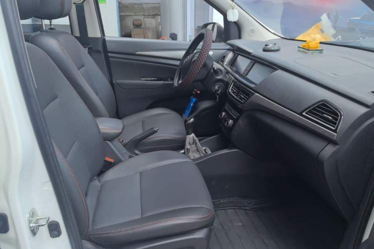 Used CHANGAN KAICHENG Oushang A600 2016 1.5L Manual Luxury 7-Seater Right Front Seat