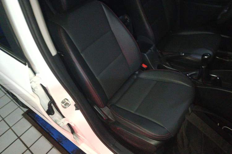 Used CHANGAN KAICHENG Oushang A600 2016 1.5L Manual Luxury 7-Seater Right Front Seat