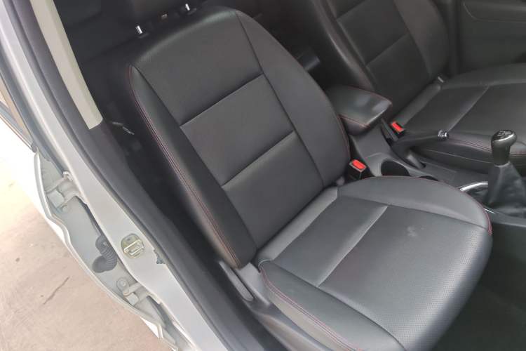 Used CHANGAN KAICHENG Oushang A600 2016 1.5L Manual Luxury 7-Seater Right Front Seat