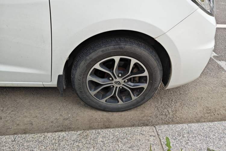 Used CHANGAN KAICHENG Oushang A600 2016 1.5L Manual Luxury 7-Seater Right Front Wheel Hub