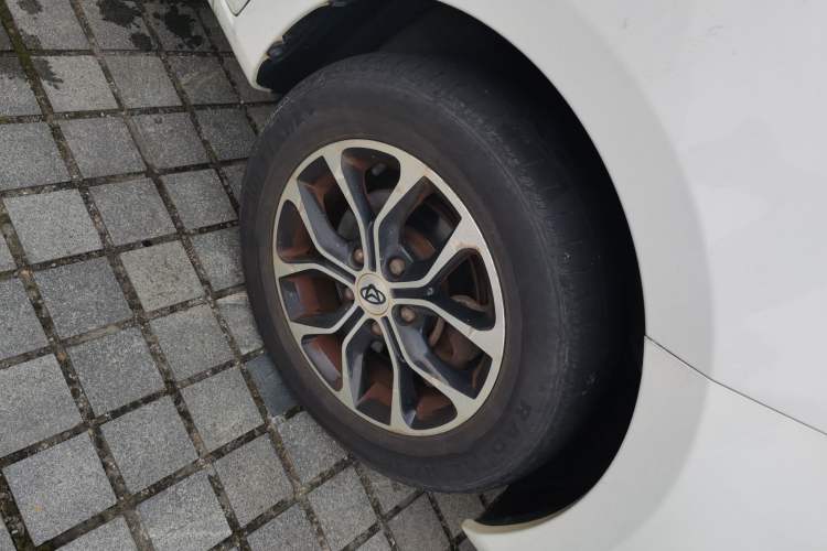 Used CHANGAN KAICHENG Oushang A600 2016 1.5L Manual Luxury 7-Seater Right Front Wheel Hub
