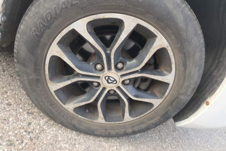 Used CHANGAN KAICHENG Oushang A600 2016 1.5L Manual Luxury 7-Seater Right Front Wheel Hub