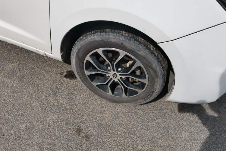 Used CHANGAN KAICHENG Oushang A600 2016 1.5L Manual Luxury 7-Seater Right Front Wheel Hub