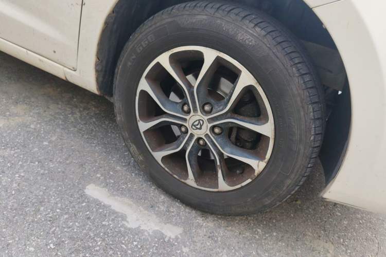 Used CHANGAN KAICHENG Oushang A600 2016 1.5L Manual Elite 7-Seater Right Front Wheel Hub