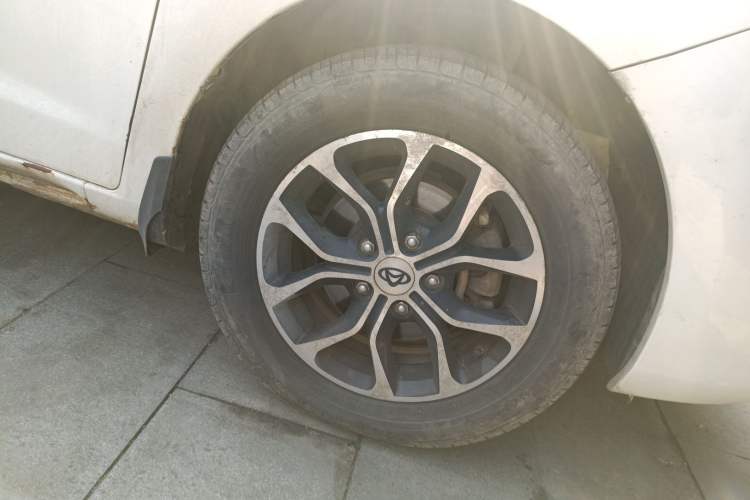 Used CHANGAN KAICHENG Oushang A600 2016 1.5L Manual Luxury 7-Seater Right Front Wheel Hub