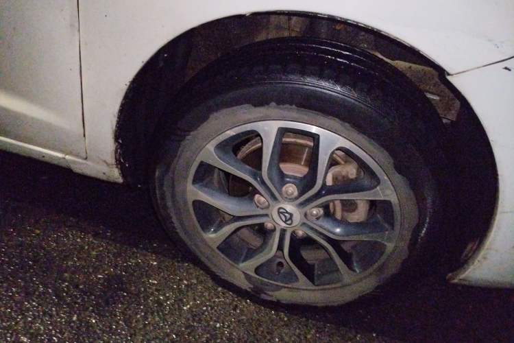 Used CHANGAN KAICHENG Oushang A600 2016 1.5L Manual Standard 7-Seater Right Front Wheel Hub