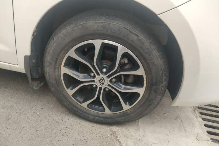 Used CHANGAN KAICHENG Oushang A600 2016 1.5L Manual Luxury 7-Seater Right Front Wheel Hub
