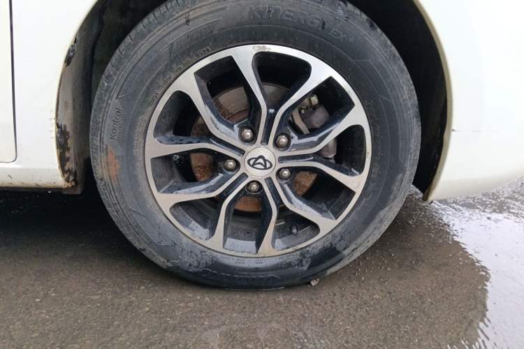 Used CHANGAN KAICHENG Oushang A600 2016 1.5L Manual Luxury 7-Seater Right Front Wheel Hub