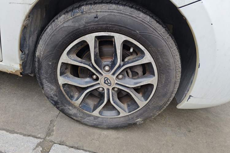 Used CHANGAN KAICHENG Oushang A600 2016 1.5L Manual Luxury 7-Seater Right Front Wheel Hub