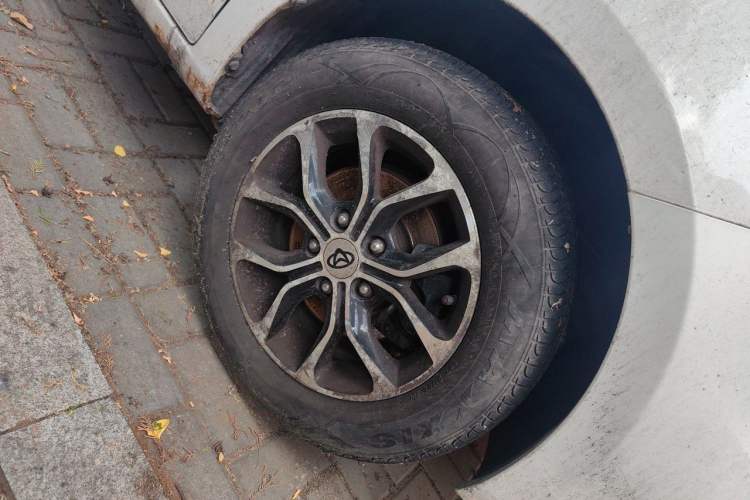Used CHANGAN KAICHENG Oushang A600 2016 1.5L Manual Elite 7-Seater Right Front Wheel Hub