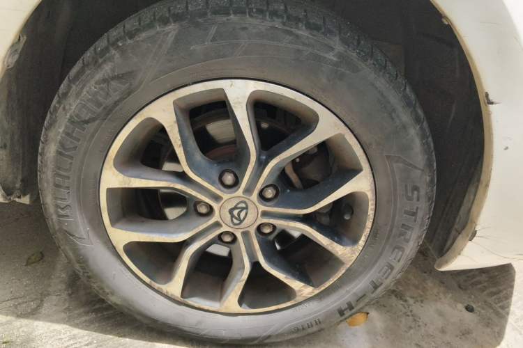 Used CHANGAN KAICHENG Oushang A600 2016 1.5L Manual Fashion 7-Seater Right Front Wheel Hub