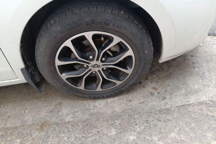 Used CHANGAN KAICHENG Oushang A600 2016 1.5L Manual Luxury 7-Seater Right Front Wheel Hub