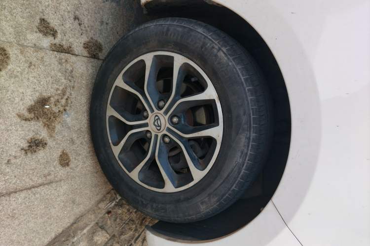 Used CHANGAN KAICHENG Oushang A600 2016 1.5L Manual Luxury 7-Seater Right Front Wheel Hub