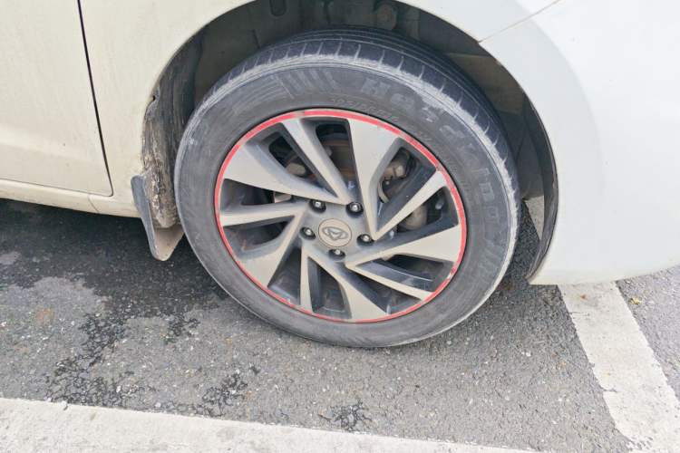 Used CHANGAN KAICHENG Oushang A600 2016 1.5L Manual Luxury 7-Seater Right Front Wheel Hub