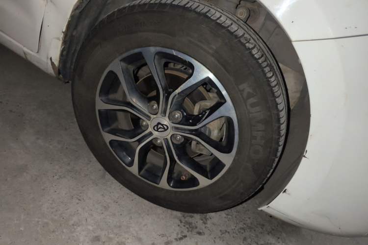Used CHANGAN KAICHENG Oushang A600 2016 1.5L Manual Luxury 7-Seater Right Front Wheel Hub