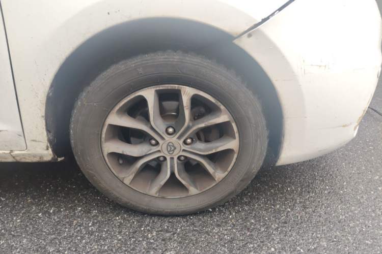Used CHANGAN KAICHENG Oushang A600 2016 1.5L Manual Luxury 7-Seater Right Front Wheel Hub
