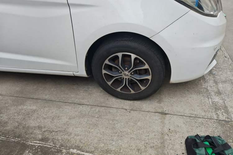 Used CHANGAN KAICHENG Oushang A600 2016 1.5L Manual Luxury 7-Seater Right Front Wheel Hub