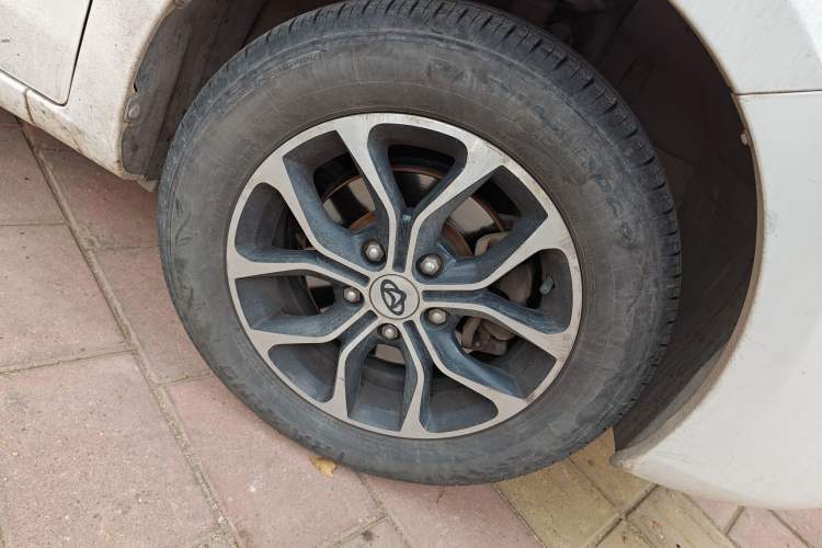 Used CHANGAN KAICHENG Oushang A600 2016 1.5L Manual Elite 7-Seater Right Front Wheel Hub
