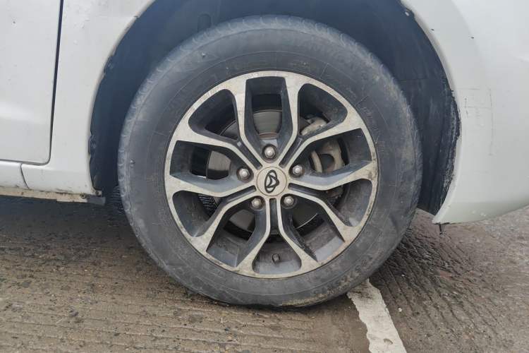 Used CHANGAN KAICHENG Oushang A600 2016 1.5L Manual Luxury 7-Seater Right Front Wheel Hub