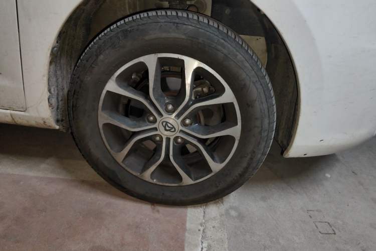 Used CHANGAN KAICHENG Oushang A600 2016 1.5L Manual Luxury 7-Seater Right Front Wheel Hub