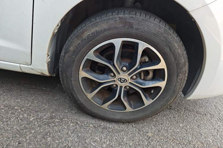Used CHANGAN KAICHENG Oushang A600 2016 1.5L Manual Luxury 6-Seater Right Front Wheel Hub