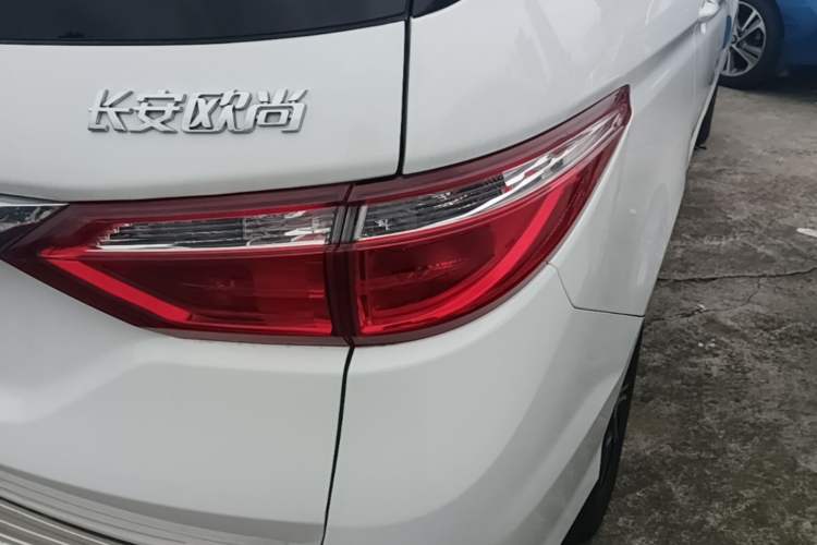 Used CHANGAN KAICHENG Oushang A600 2016 1.5L Manual Luxury 7-Seater Right Rear Taillight