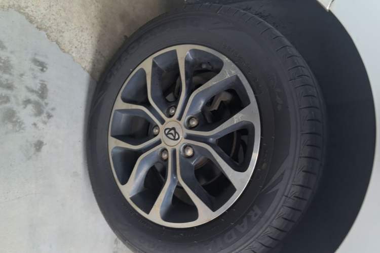 Used CHANGAN KAICHENG Oushang A600 2016 1.5L Manual Luxury 7-Seater Right Rear Wheel Hub